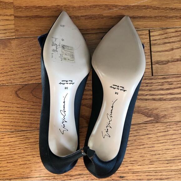 GIORGIO ARMANI RARE DECOLLETTE Black Satin Blue Velvet Accent Women’s Size 7 NWT - Picture 9 of 12